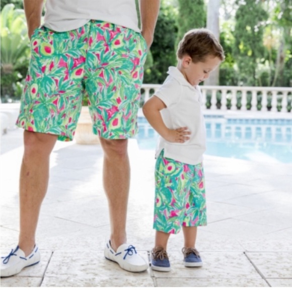 Lilly Pulitzer Beaumont Short Pink Sunset Guac And Roll Boys Sz 10 - Picture 2 of 11